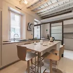 Guesthost - Piazza Navona Elegant Apartment *
