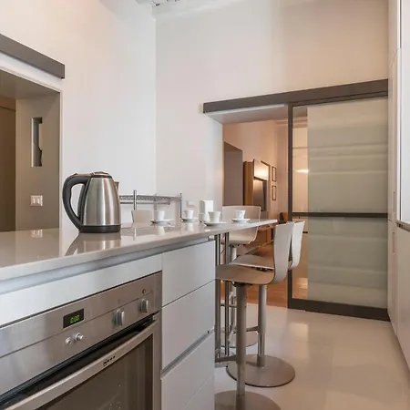 Guesthost - Piazza Navona Elegant *