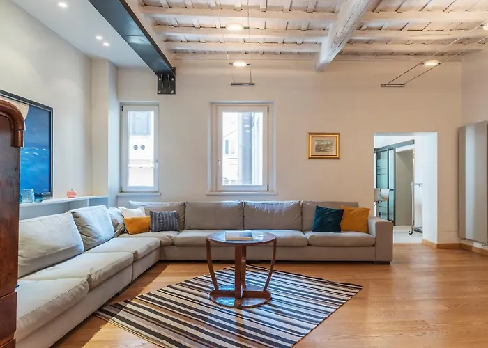 Guesthost - Piazza Navona Elegant Rome